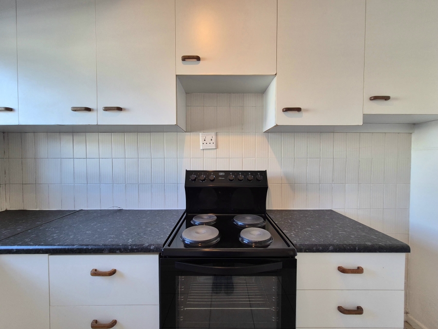 1 Bedroom Property for Sale in Wynberg Upper Western Cape